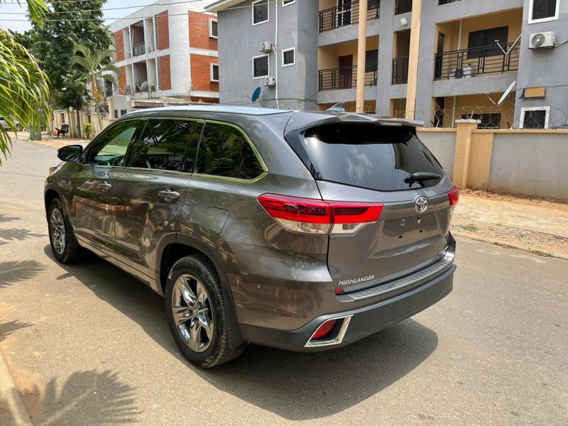 Toyota Highlander • 2019 • 80,985 km 3