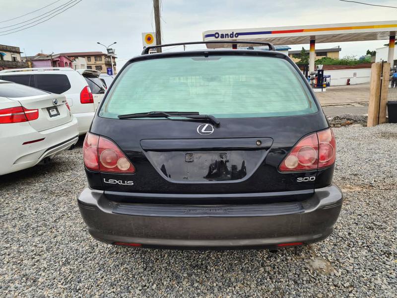 Lexus RX 300 • 2000 • 67,153 km 3