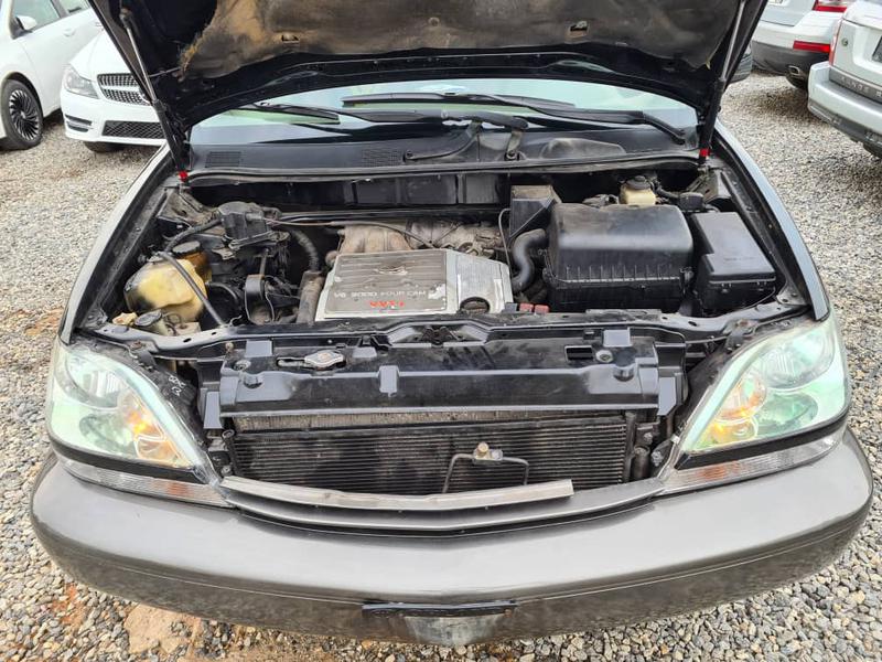 Lexus RX 300 • 2000 • 67,153 km 4