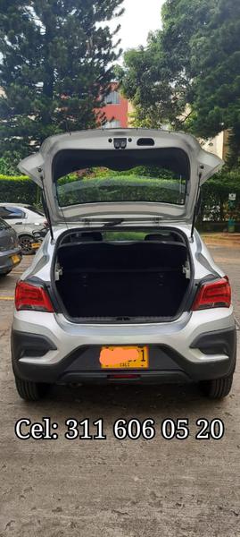 Chevrolet Onix • 2019 • 3,800 km 6