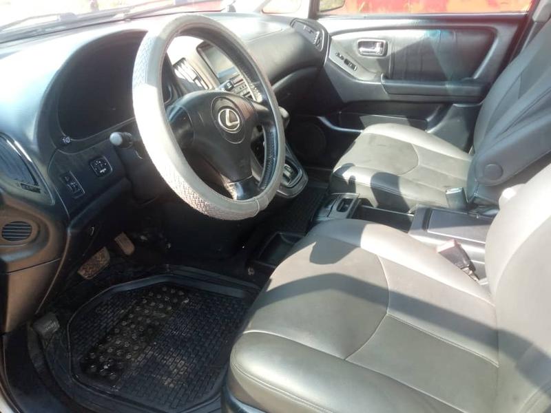 Lexus RX 300 • 2012 • 83,000 km 3