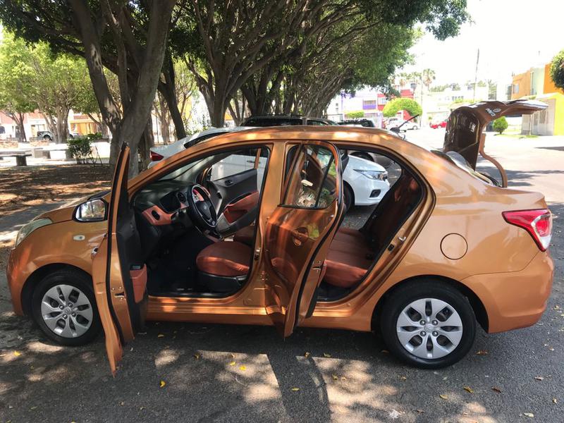 Hyundai i10 • 2016 • 48,492 km 3