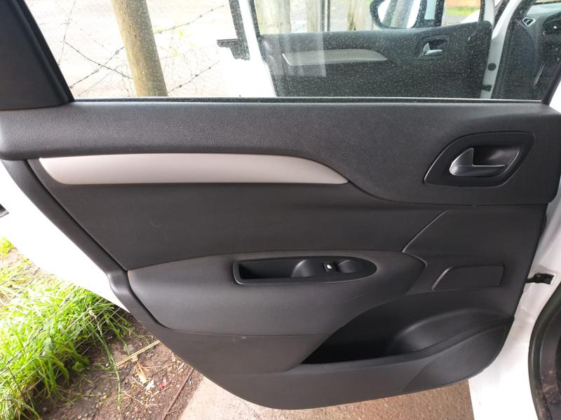 Citroën C4 • 2014 • 120,000 km 10