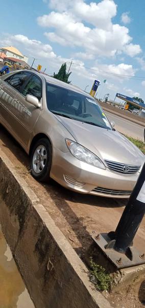 Toyota Camry • 2006 • 115,000 km 5