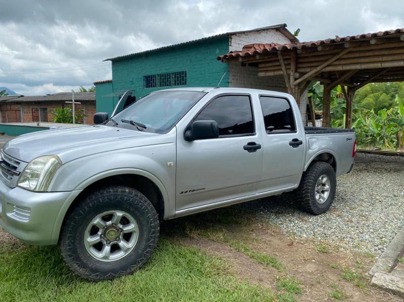 Chevrolet Luv • 2005 • 313,000 km 2