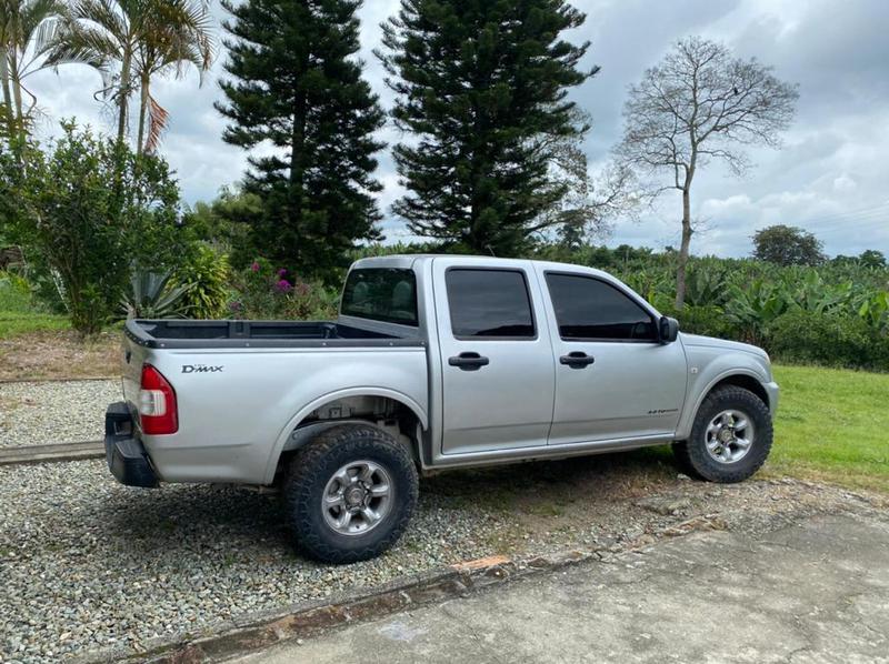 Chevrolet Luv • 2005 • 313,000 km 10