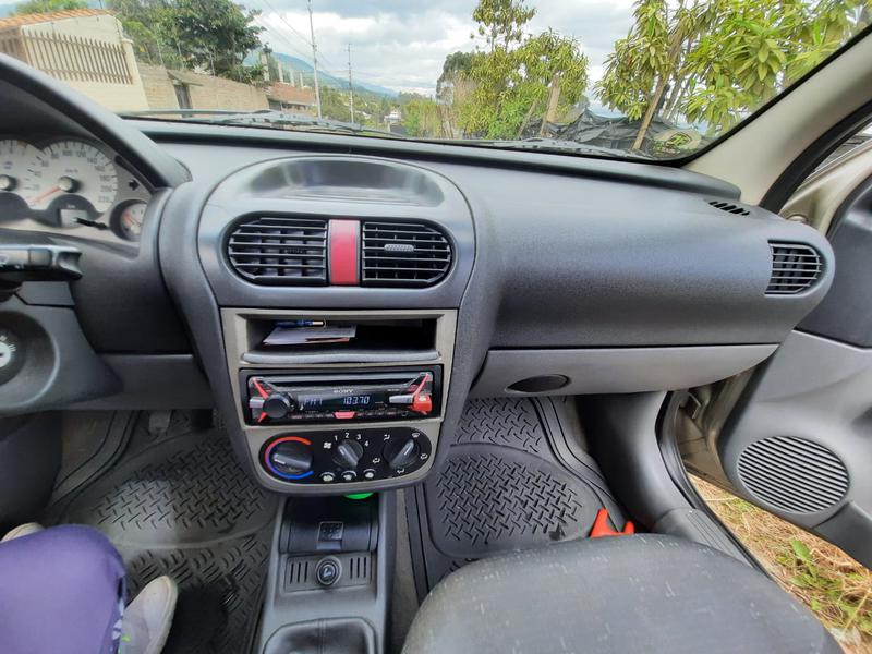 Chevrolet Corsa • 2005 • 292,000 km 9