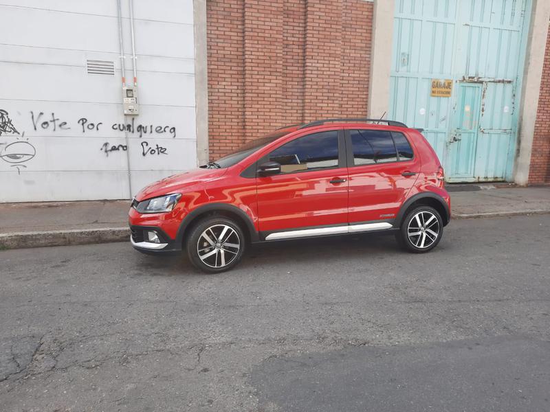 Volkswagen Fox • 2020 • 13,500 km 6