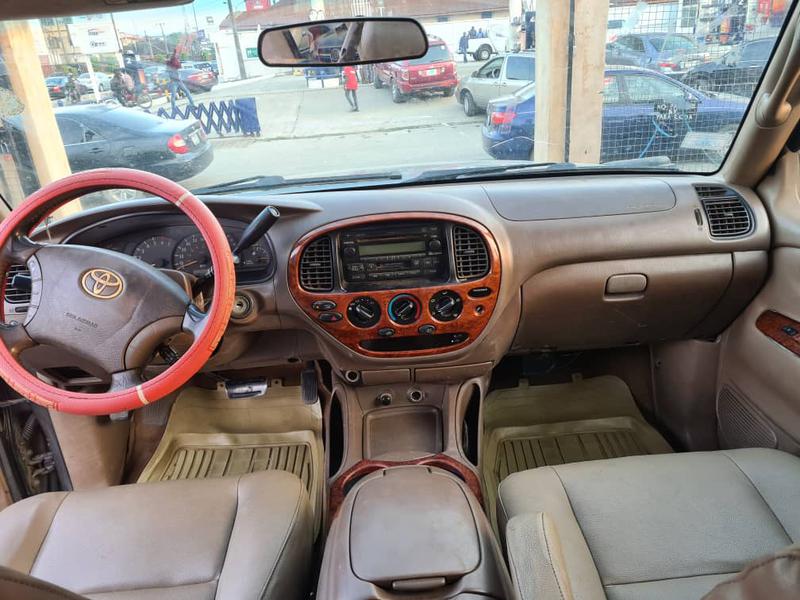 Toyota Tundra • 2004 • 126,996 km 4