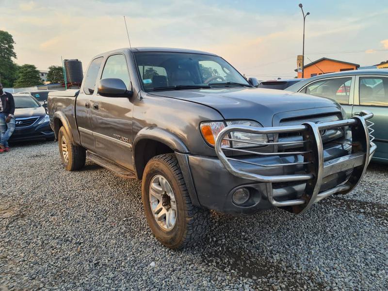 Toyota Tundra • 2004 • 126,996 km 3