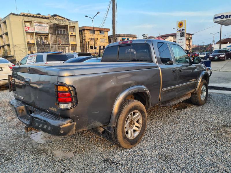 Toyota Tundra • 2004 • 126,996 km 6