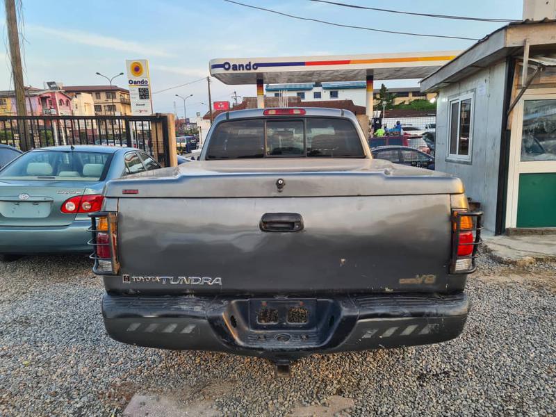 Toyota Tundra • 2004 • 126,996 km 2
