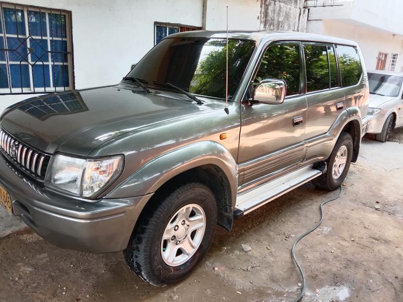 Toyota Land Cruiser • 1999 • 250,000 km 12