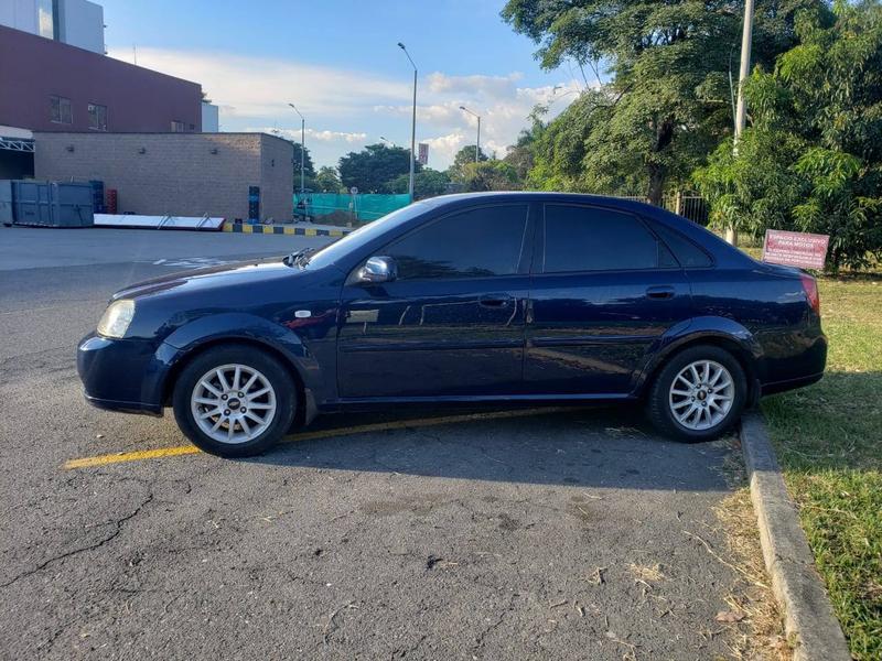 Chevrolet Optra • 2005 • 145,000 km 8