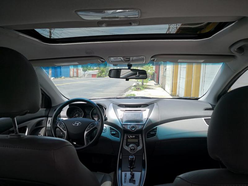 Hyundai Elantra • 2013 • 120,000 km 5