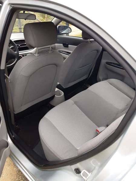 Hyundai Accent • 2008 • 148,000 km 8