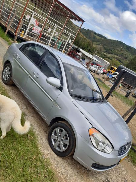 Hyundai Accent • 2008 • 148,000 km 3