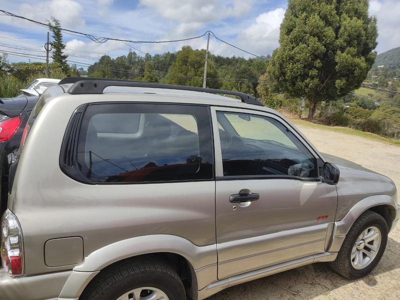 Chevrolet Grand Vitara • 2011 • 97,000 km 4