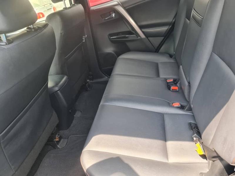 Toyota RAV4 • 2018 • 38,000 km 5