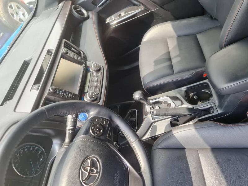 Toyota RAV4 • 2018 • 38,000 km 4