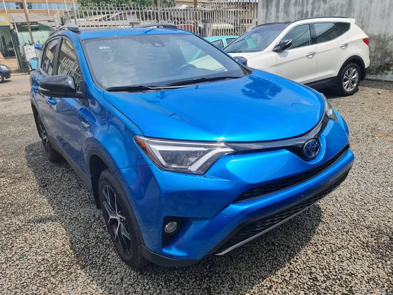 Toyota RAV4 • 2018 • 38,000 km 3