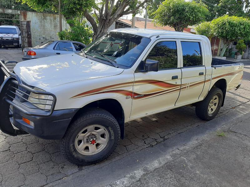 Mitsubishi L200 Pick up • 2006 • 284 km 3