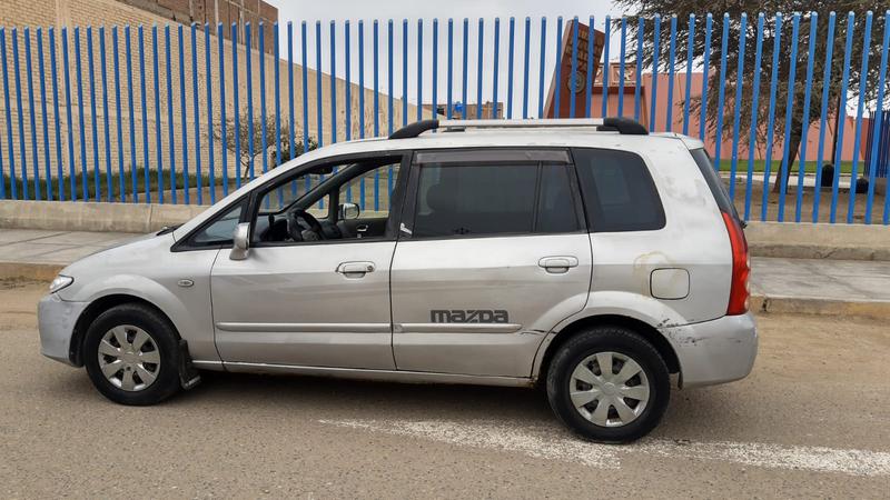 Mazda Premacy • 2004 • 261,000 km 2