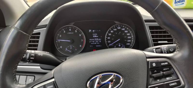 Hyundai Elantra • 2016 • 60,000 km 8
