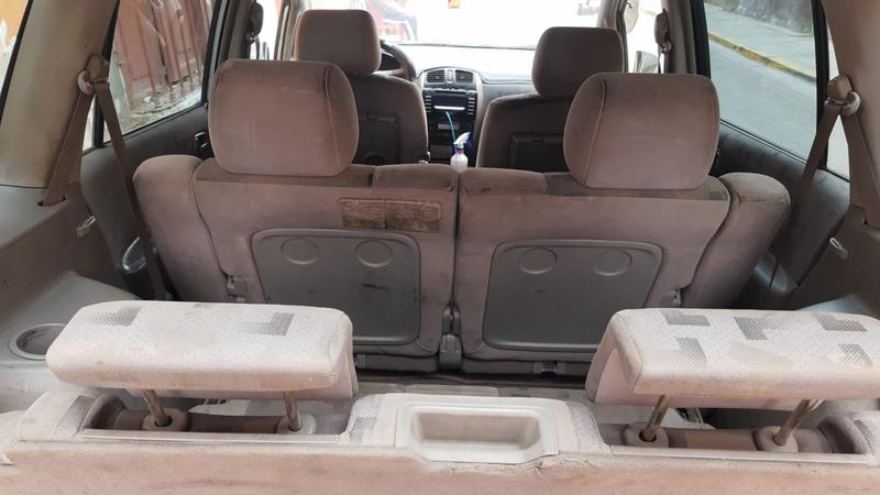 Mazda Premacy • 2004 • 261,000 km 4