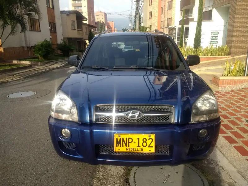 Hyundai Tucson • 2008 • 152,000 km 4