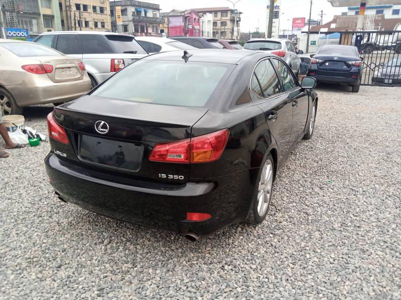 Lexus IS • 2007 • 98,109 km 5