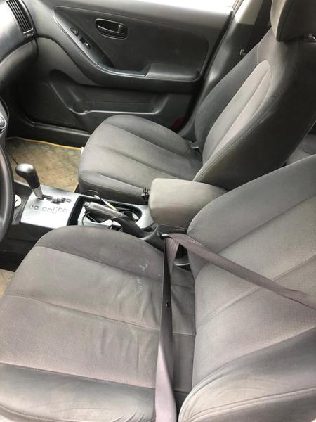 Hyundai Elantra • 2010 • 230,000 km 5