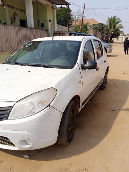 Renault Sandero • 2012 • 98,000 km 1