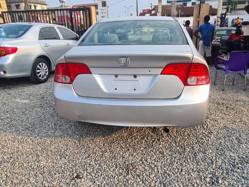 Honda Civic • 2007 • 171,039 km 3