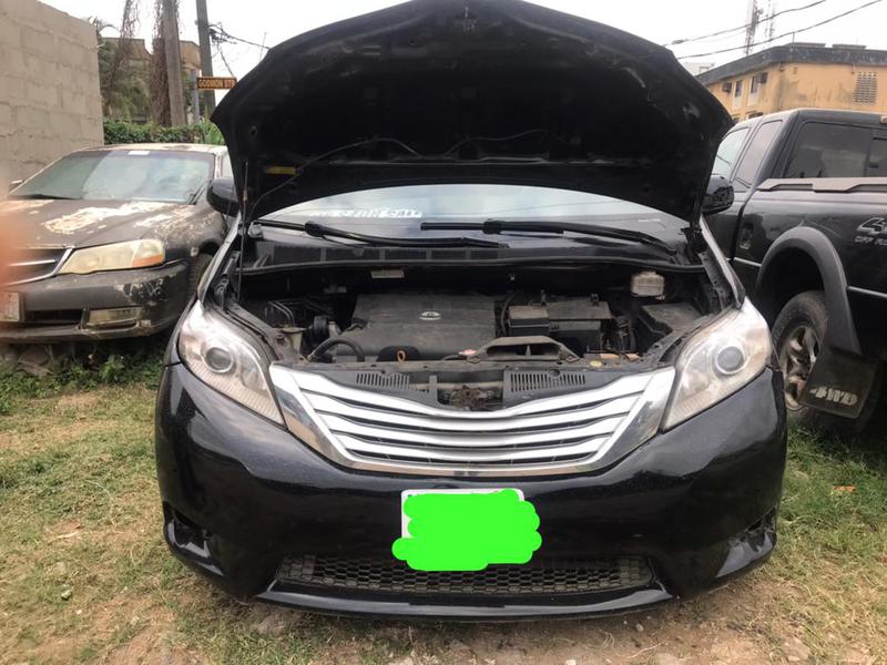 Toyota Sienna • 2012 • 197,266 km 4