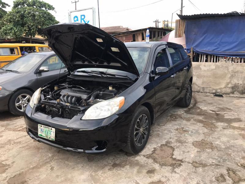 Toyota Matrix • 2005 • 128,085 km 4