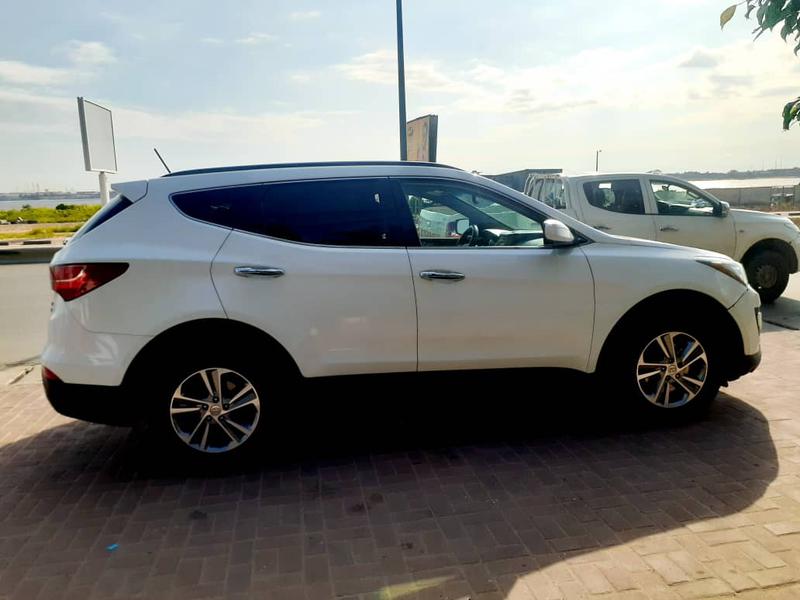 Hyundai Santa Fe • 2016 • 135,000 km 3