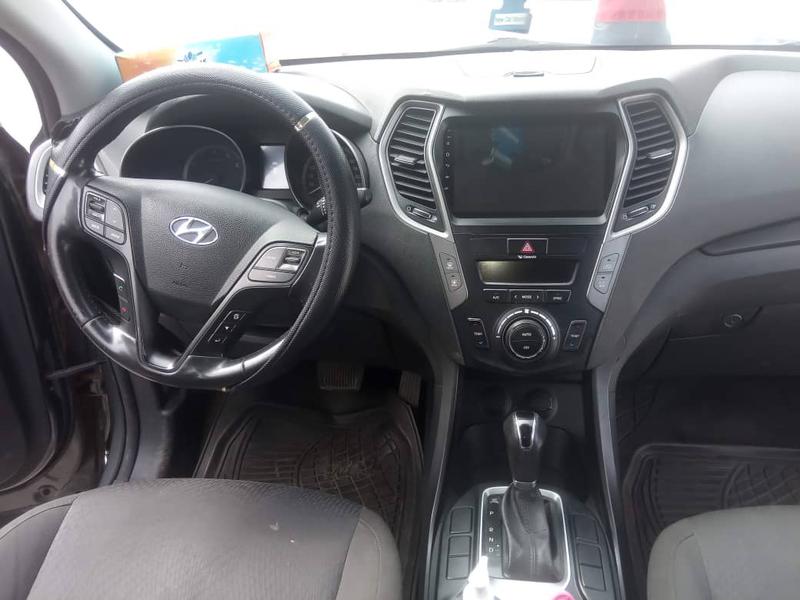 Hyundai Santa Fe • 2016 • 116,000 km 3