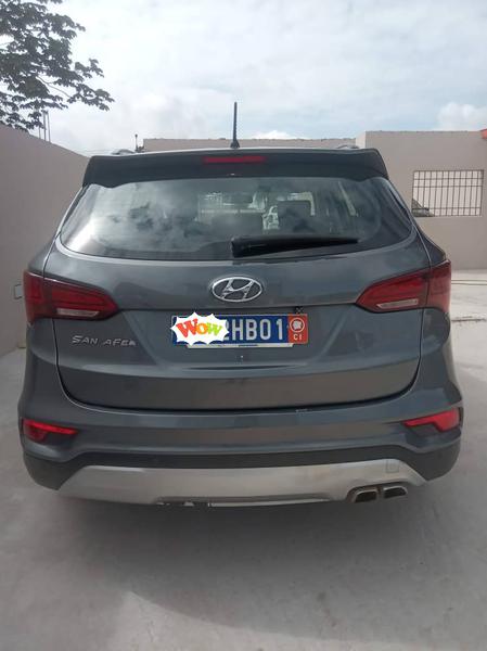 Hyundai Santa Fe • 2016 • 116,000 km 5