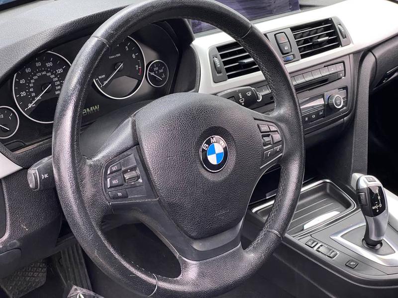 BMW Rad 3 • 2013 • 86,447 km 2