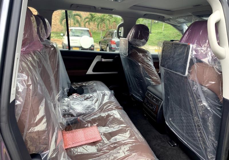 Toyota Land Cruiser • 2020 • 0 km 8