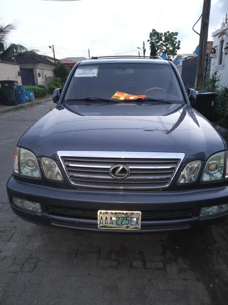 Lexus LX • 2002 • 143,659 km 3