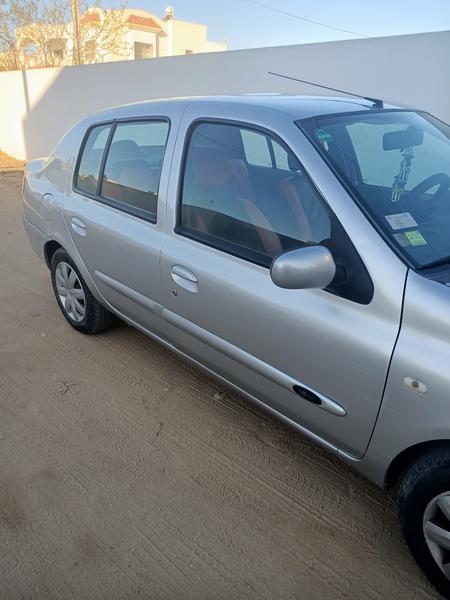 Renault Clio • 2006 • 196 km 6