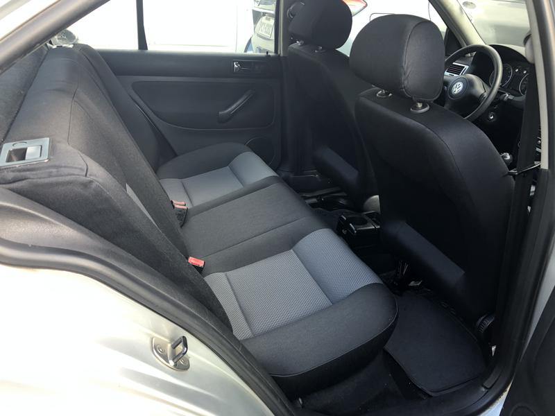 Volkswagen Jetta • 2009 • 162,000 km 3