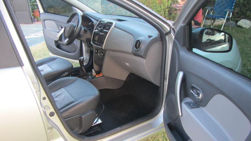 Renault Logan • 2014 • 114,000 km 12