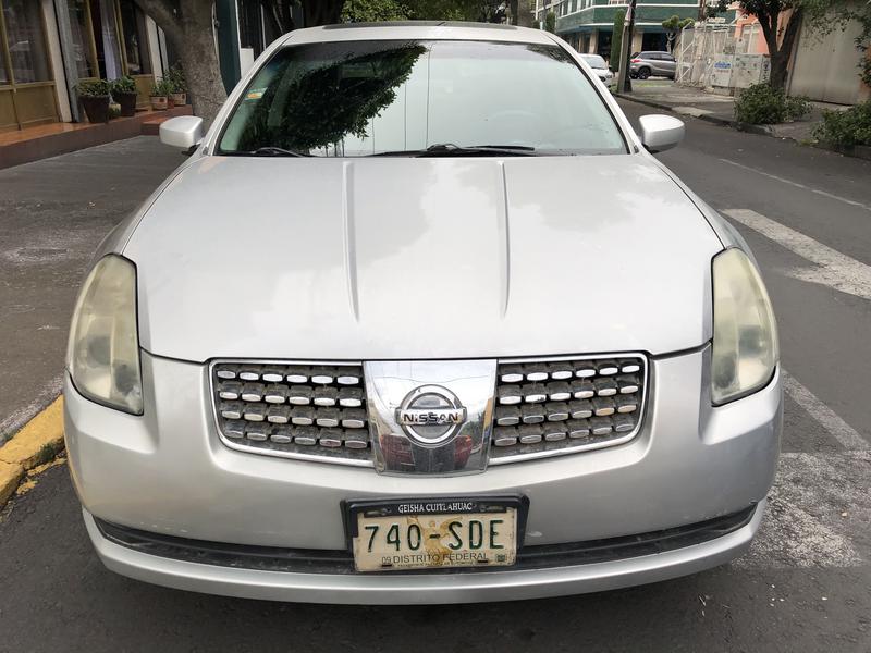 Nissan Maxima • 2004 • 124,000 km 11