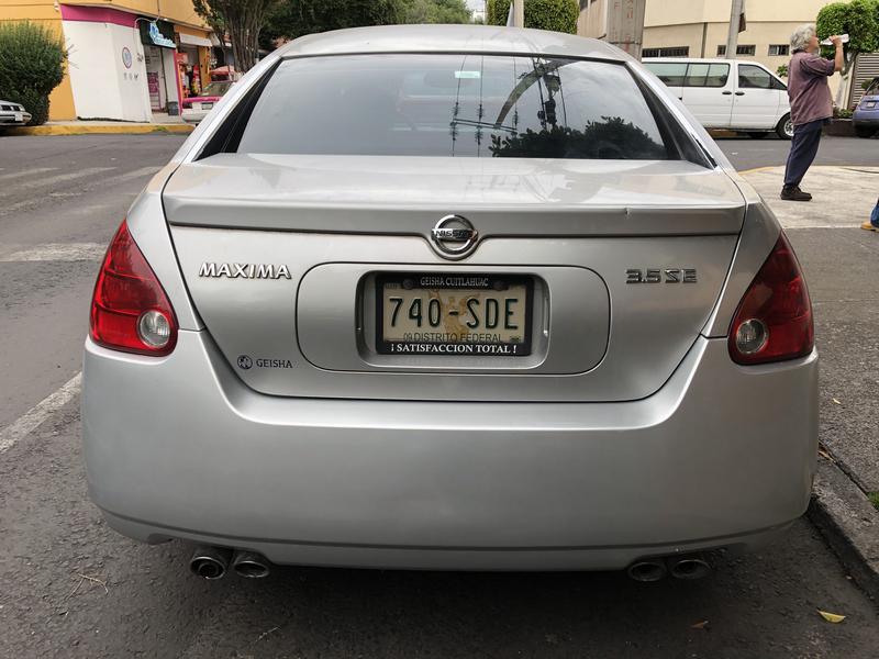 Nissan Maxima • 2004 • 124,000 km 3