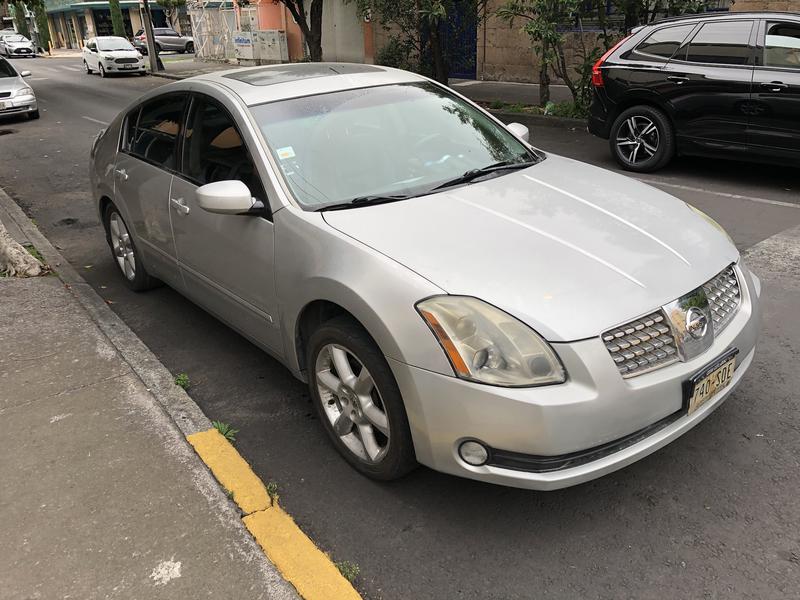Nissan Maxima • 2004 • 124,000 km 13