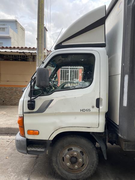 Hyundai HD 65 • 2010 • 300,000 km 2