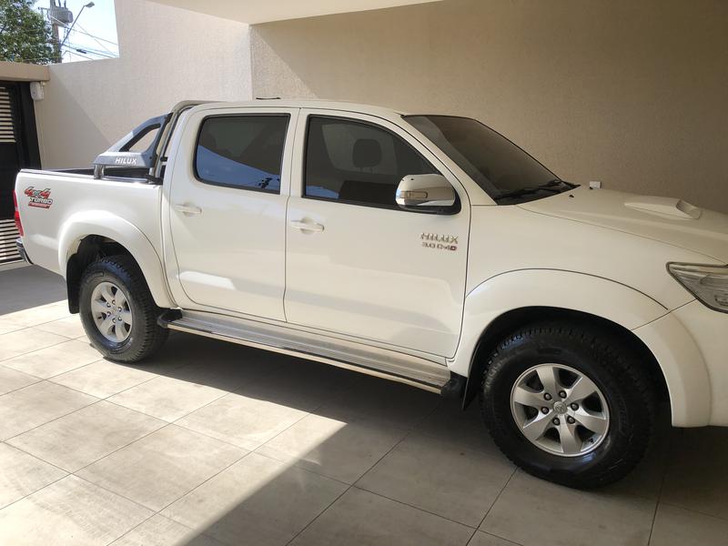 Toyota Hilux • 2015 • 227,000 km 1